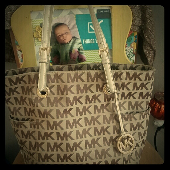 Michael Kors Purse - Picture 1 of 8